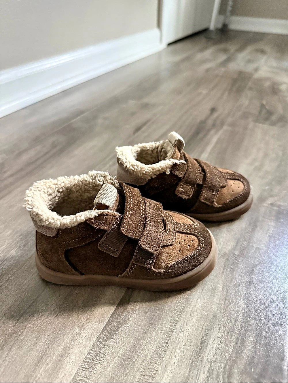 Zara Kids Brown Velcro High-Top Sneakers Size 5.5